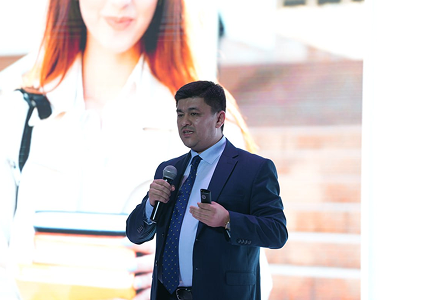 Tajribangizni ulashing, texnologiyalar kelajagiga ta’sir qiling va turli xil global auditoriya bilan bog‘laning.